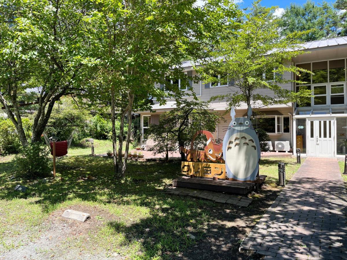 Family Pension Crayon Fujikawaguchiko Exterior photo